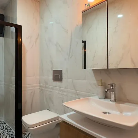 Mira House Nocleg ze śniadaniem