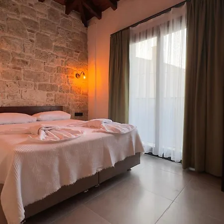 Mira House Bed & Breakfast *
